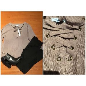 💁🏻 Lavender Lace Up Sweater NEW 💁🏻